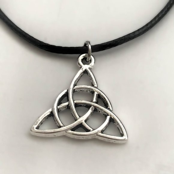 Unisex Triquetra Charmed Celtic Trinity Kn… - Picture 6 of 9